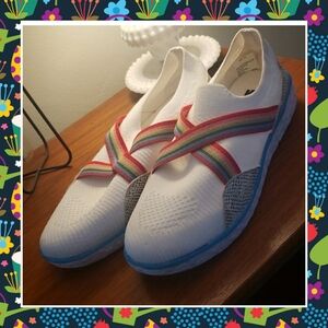 Muk luks sneakers size 8 1/2